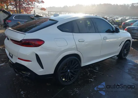 2021 BMW X6 xDrive40I z USA, uszkodzony, nr VIN 5UXCY6C01M9F95433